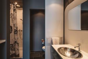 Double Room XL room in Superbude Hotel Hostel Altona