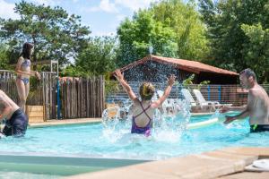 Campings DOMAINE LES EPINETTES : photos des chambres