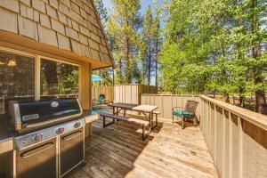 5 Bed 3 Bath Vacation home in Sunriver