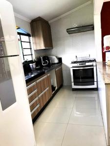 Chacara com WiFi, piscina e churrasq em Atibaia