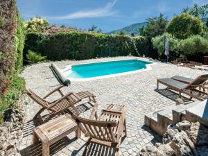 Maisons de vacances Holiday home in La Roquette sur Siane with furnished garden : photos des chambres