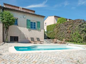 Maisons de vacances Holiday home in La Roquette sur Siane with furnished garden : photos des chambres