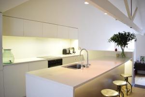 Incredible 2-Bedroom Flat in South Kensington - image 2