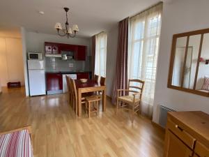 Les Oursons, Résidence Val de Jade, Beau T3 meublé, plein centre, Wifi, Ascenseur
