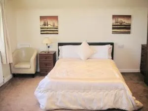 24 Elmhurst Road - 莱瑟姆-圣安妮