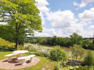 Maisons de vacances Grande maison escapade au bord de la riviere : photos des chambres