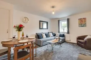 BEACH RETREAT - Carlin How