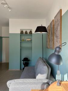 Air-conditioned apartment with garage near the sea