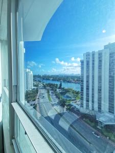 Studio with Bay View  room in New Point Miami Beach Apartments