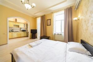 911 Apartments Center