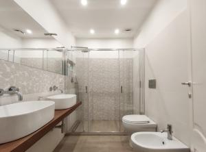 Quadruple Room with Private Bathroom