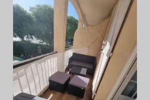 Bel appartement avec balcon et parking privé - 勒博塞
