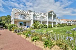 obrázek - Dans un ecrin de verdure avec piscine partagee bel appartement aux Sables d Olonne