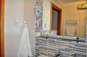 Apartment Veli Dvor - Private House in Old Town Cres