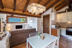 Mansarda con vista lago