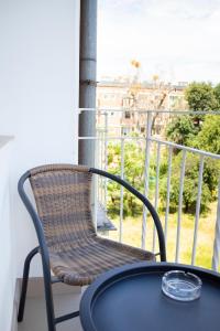 Close to everywhere, Parking ! Happy Apartment Old Town & Main Station