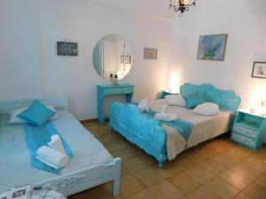 Yacht Front Studio - Back Yard - No 7