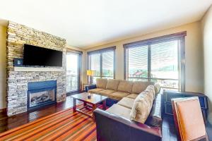 Three Bedroom Apartment room in Trailhead Lodge 4104