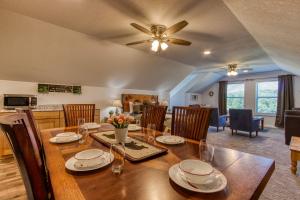 Baby Bear by HoneyBearCabins