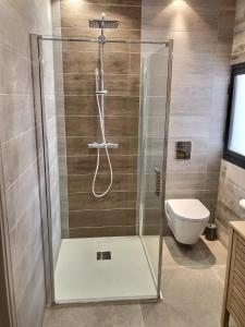 Appartements Studio tout confort, terrasse, calme Moustiers #7 : photos des chambres
