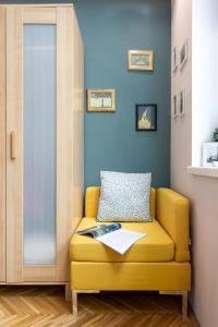 Riverbank Apartment At Parliament