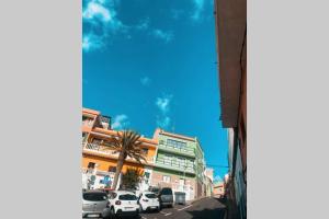 LARGE 90m2 CANARY APARTMENT, NICE VIEW, LOCATION !