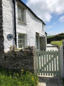 Picture perfect cottage in rural Tintagel