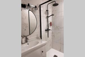 LARGE 150 m2 APARTMENT, NICE VIEW AND LOCATION !