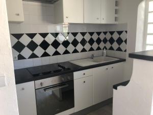 A Pied du Port de Bandol et de sa Plage