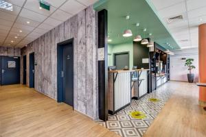 Hotels B&B HOTEL Le Port Marly Saint Germain en Laye : photos des chambres