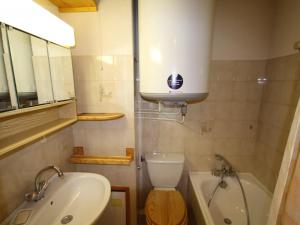 Appartements Studio cabine chaleureux 4 pers, animaux ok, parking, skis - FR-1-293-7 : photos des chambres