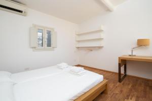 Ghiberti House by Mmega
