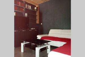 Maisons de vacances St Jean de Crots, wifi, TV, machine a laver. : photos des chambres