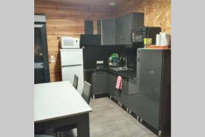 Maisons de vacances St Jean de Crots, wifi, TV, machine a laver. : photos des chambres