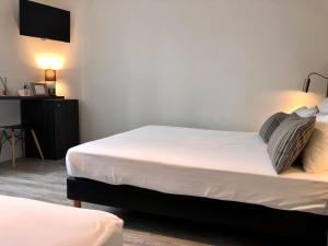 Hotels Hotel Saint Louis : photos des chambres