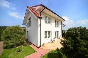 Irena domek - ريفال