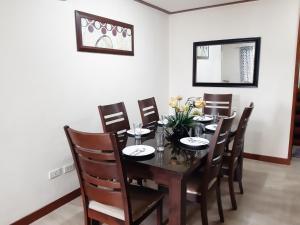 Mireyas 2BR Condo at Zone Vill - Burnham Park