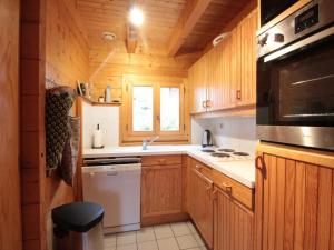 Chalets Chalet Les Carroz d'Araches, 4 pieces, 8 personnes - FR-1-572-107 : photos des chambres