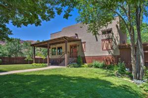 Moab Getaway with Ample Parking, Walk to Main Street