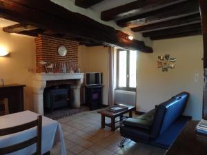 Maisons de vacances Gite Sury-en-Vaux, 3 pieces, 4 personnes - FR-1-586-3 : photos des chambres