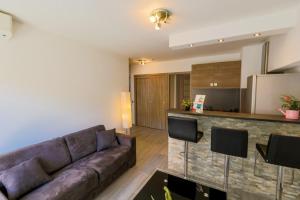 SUEDE 2 AP4208 By Riviera Holiday Homes