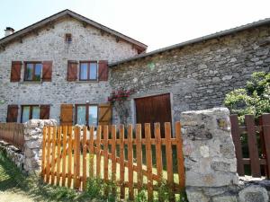 Maisons de vacances Gite Jullianges, 3 pieces, 5 personnes - FR-1-582-214 : photos des chambres