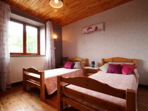 Maisons de vacances Gite Jullianges, 3 pieces, 5 personnes - FR-1-582-214 : photos des chambres