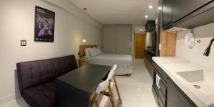 Studio Lux West Flat