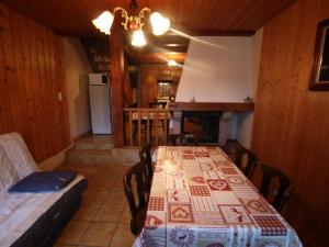 Maisons de vacances Gite Cleurie, 4 pieces, 5 personnes - FR-1-589-31 : photos des chambres