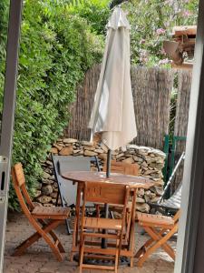 Appartements Coquet T2 ,terrasse,parking ,4 kms d Avignon : Appartement avec Terrasse