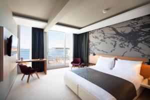 Executive Suite with Sea View and Balcony room in Hotel Dubrovnik Palace