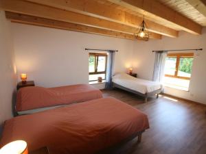 Maisons de vacances Gite Champ-le-Duc, 5 pieces, 10 personnes - FR-1-589-335 : photos des chambres