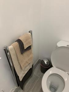 Comfy New Self Contained 1 Bed Flat - Modern!