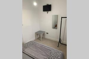 Comfy New Self Contained 1 Bed Flat - Modern!
